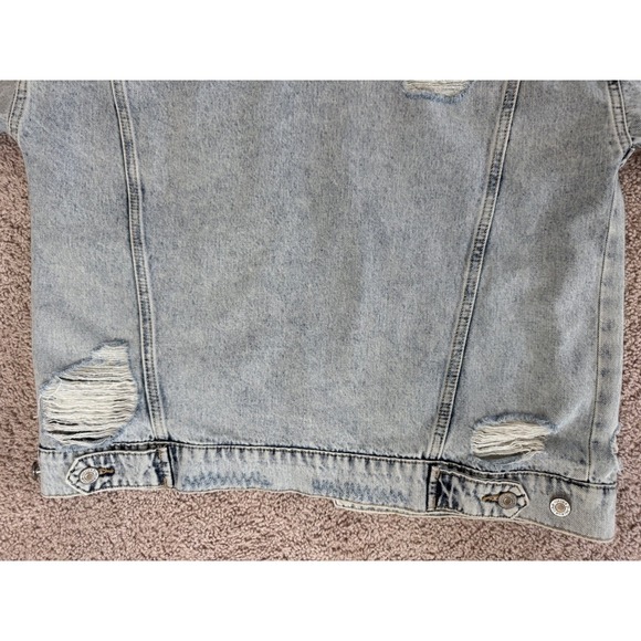 Forever 21 Distressed Denim Jacket Light Wash Oversized Jean Trucker Small - Picture 15 of 16